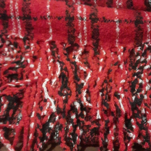 TIME AND TRUE BLANKET SCARF - Picture 6 of 6
